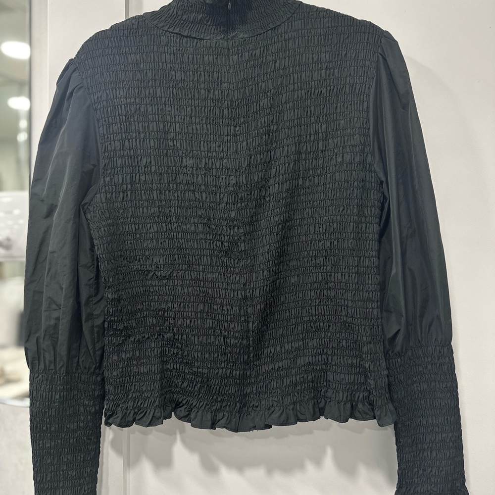Veronica Beard Elegant Black Smocked Top - size 8 - Picture 2 of 3